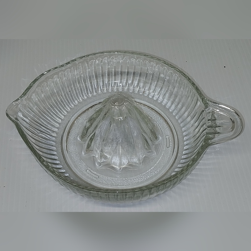 Vintage Heavy Glass Citrus Juicer CLEAR 8 INCHES CLEAR GLASS ORANGES LEMONS